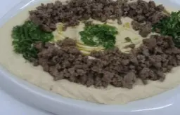 حمص باللحم